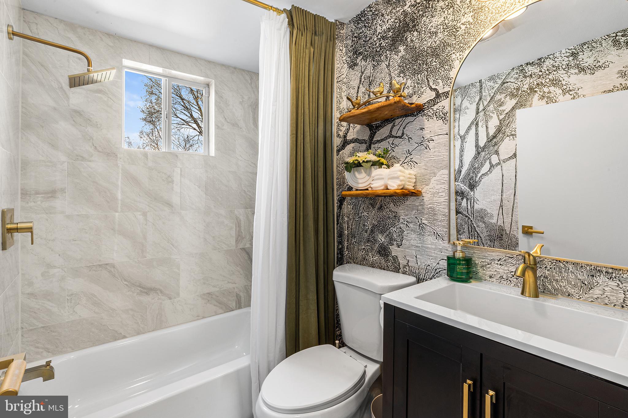 EAST KENSINGTON - Residential