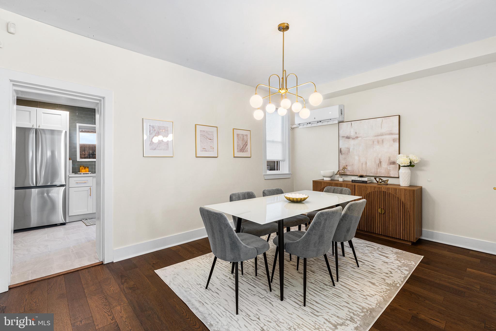 EAST KENSINGTON - Residential