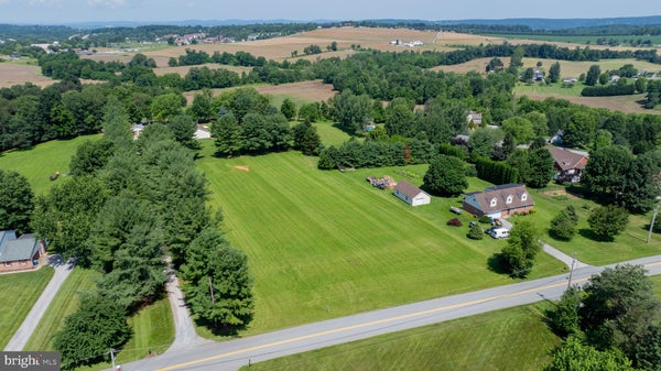445 STEINFELT RD, RED LION, PA 17356 - Image f1d3103cc8ef345c4e98ad32c8a8bfd4/1276465073