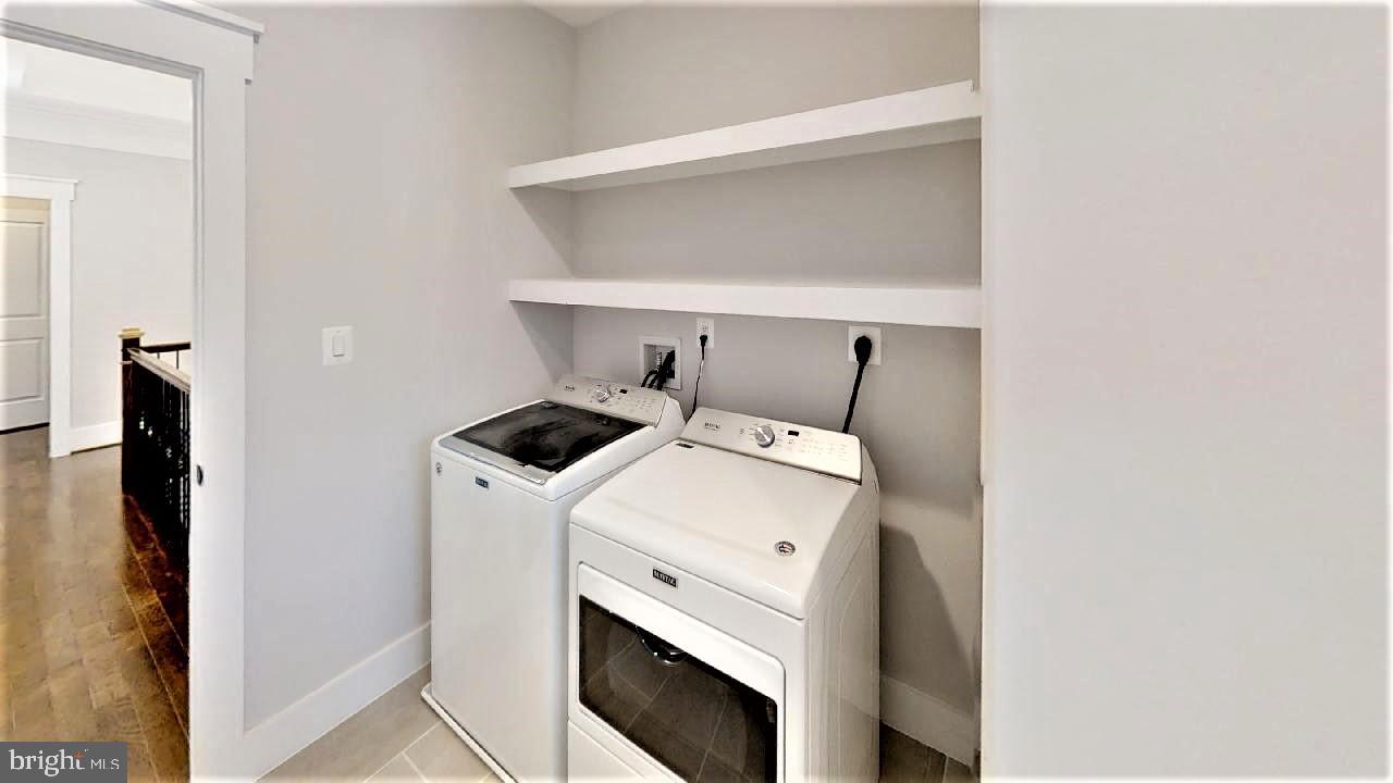 VIENNA WOODS - Residential