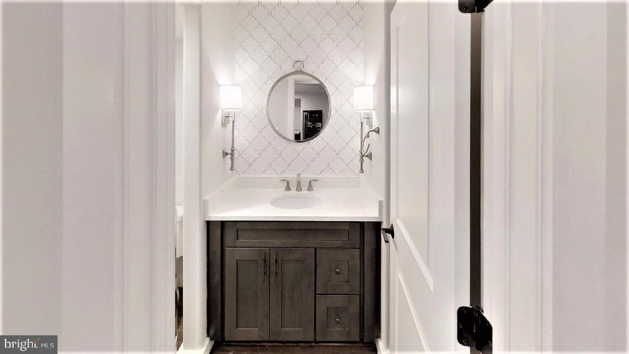 VIENNA WOODS - Residential