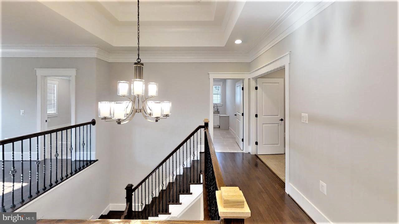 VIENNA WOODS - Residential