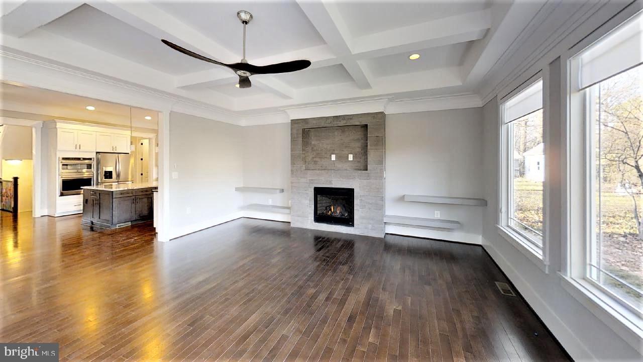 VIENNA WOODS - Residential