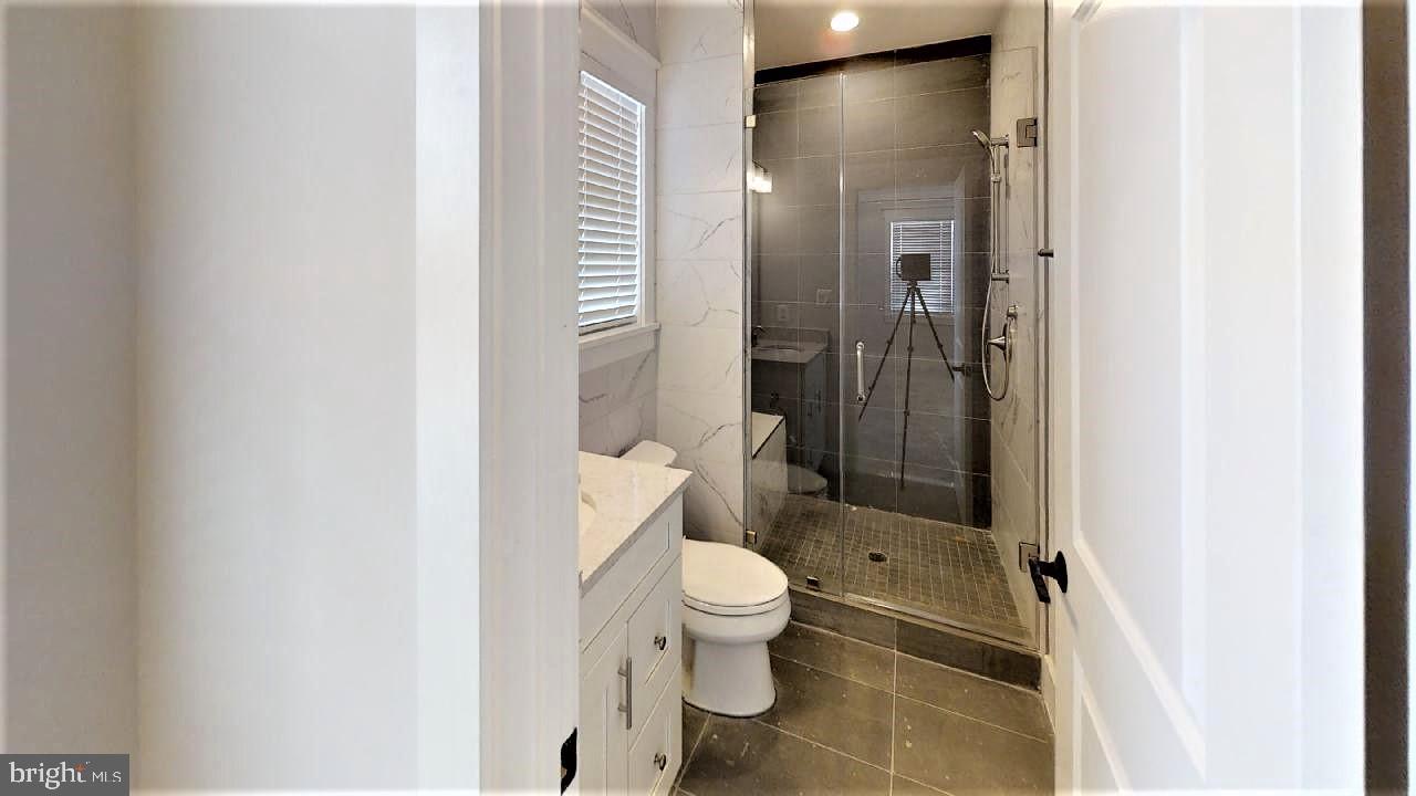 VIENNA WOODS - Residential