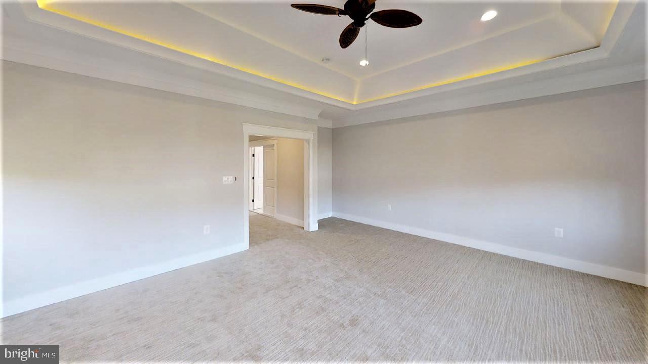 VIENNA WOODS - Residential