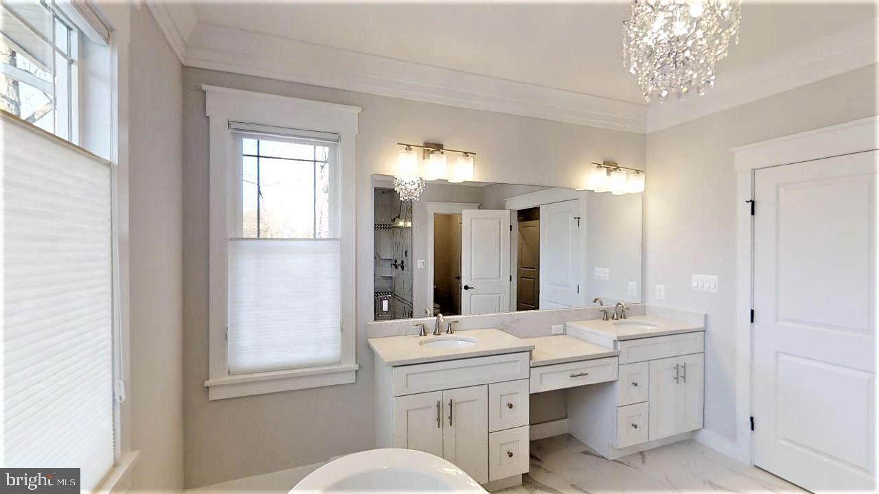 VIENNA WOODS - Residential