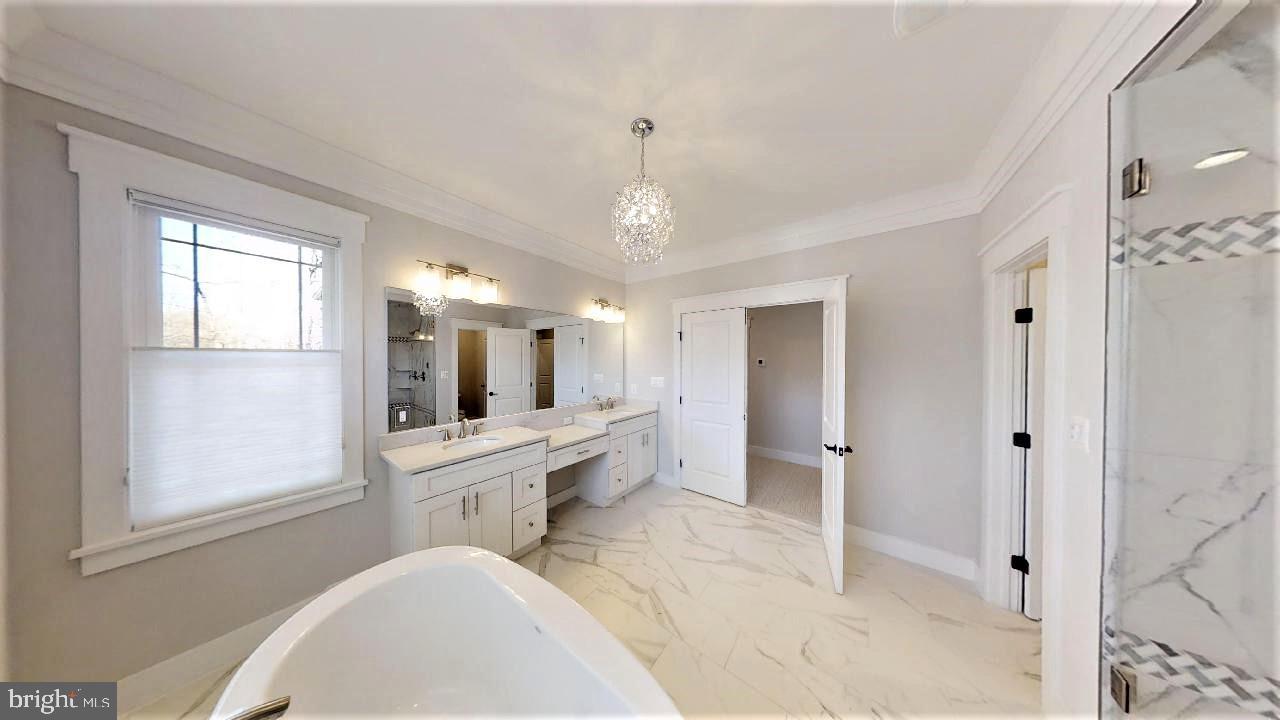 VIENNA WOODS - Residential