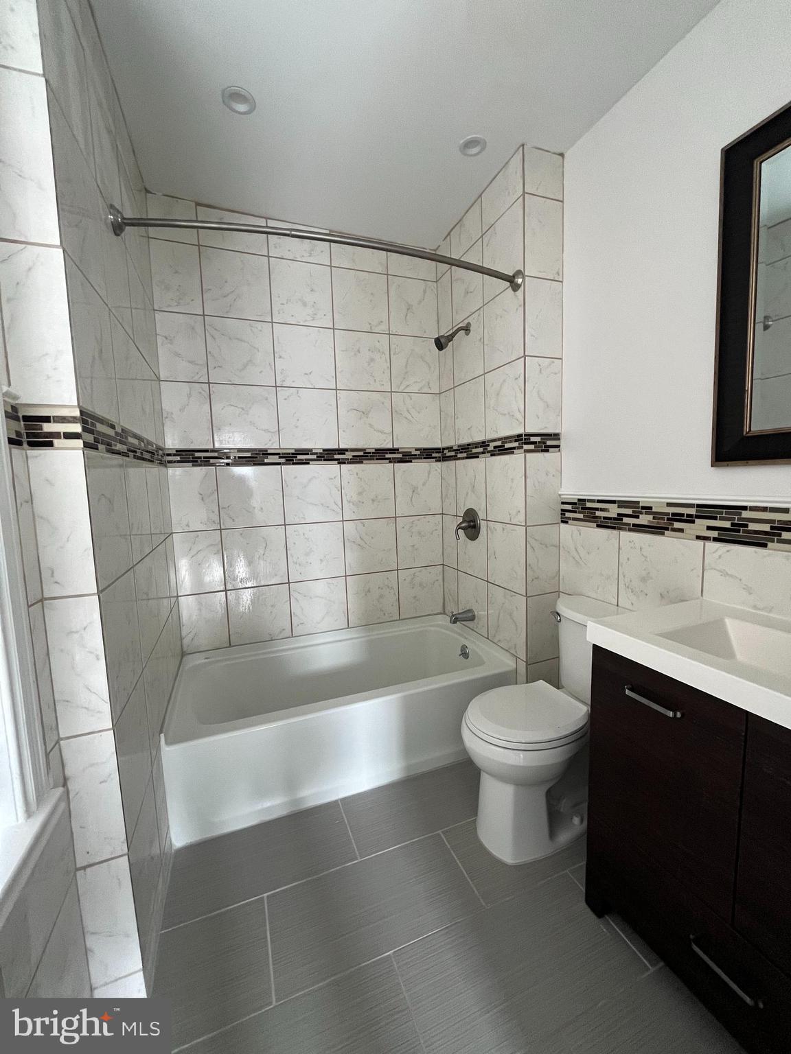 GRADUATE HOSPITAL - Residential Lease