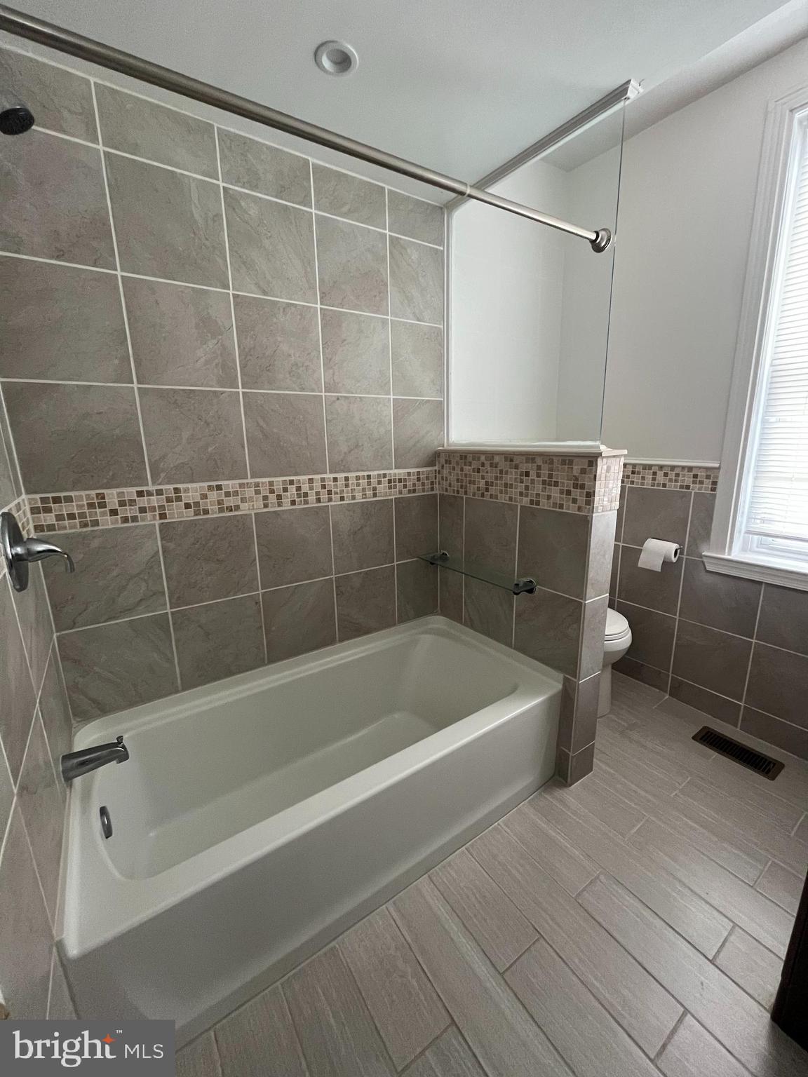 GRADUATE HOSPITAL - Residential Lease