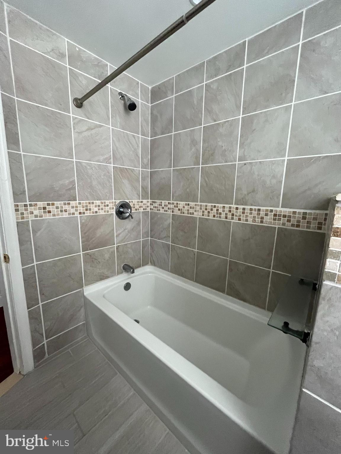 GRADUATE HOSPITAL - Residential Lease