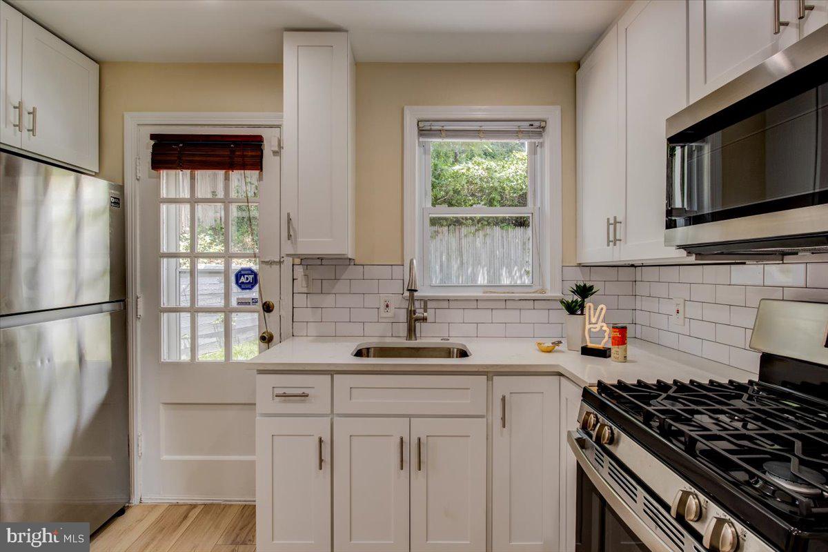 KENSINGTON - Residential Lease