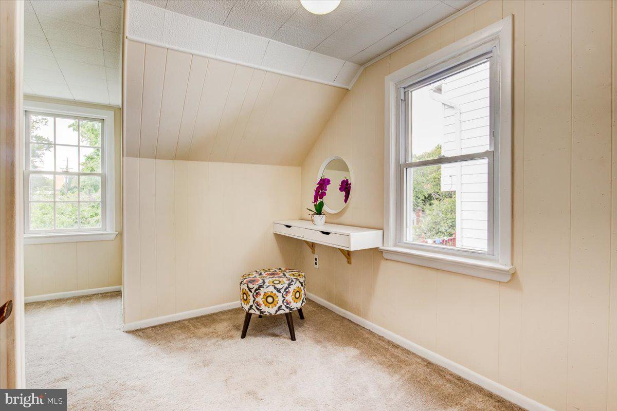 KENSINGTON - Residential Lease