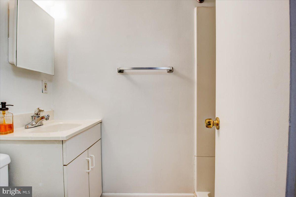 KENSINGTON - Residential Lease