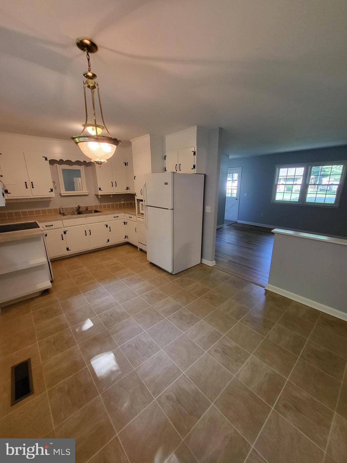 BEAVER RUN MANOR - Residential