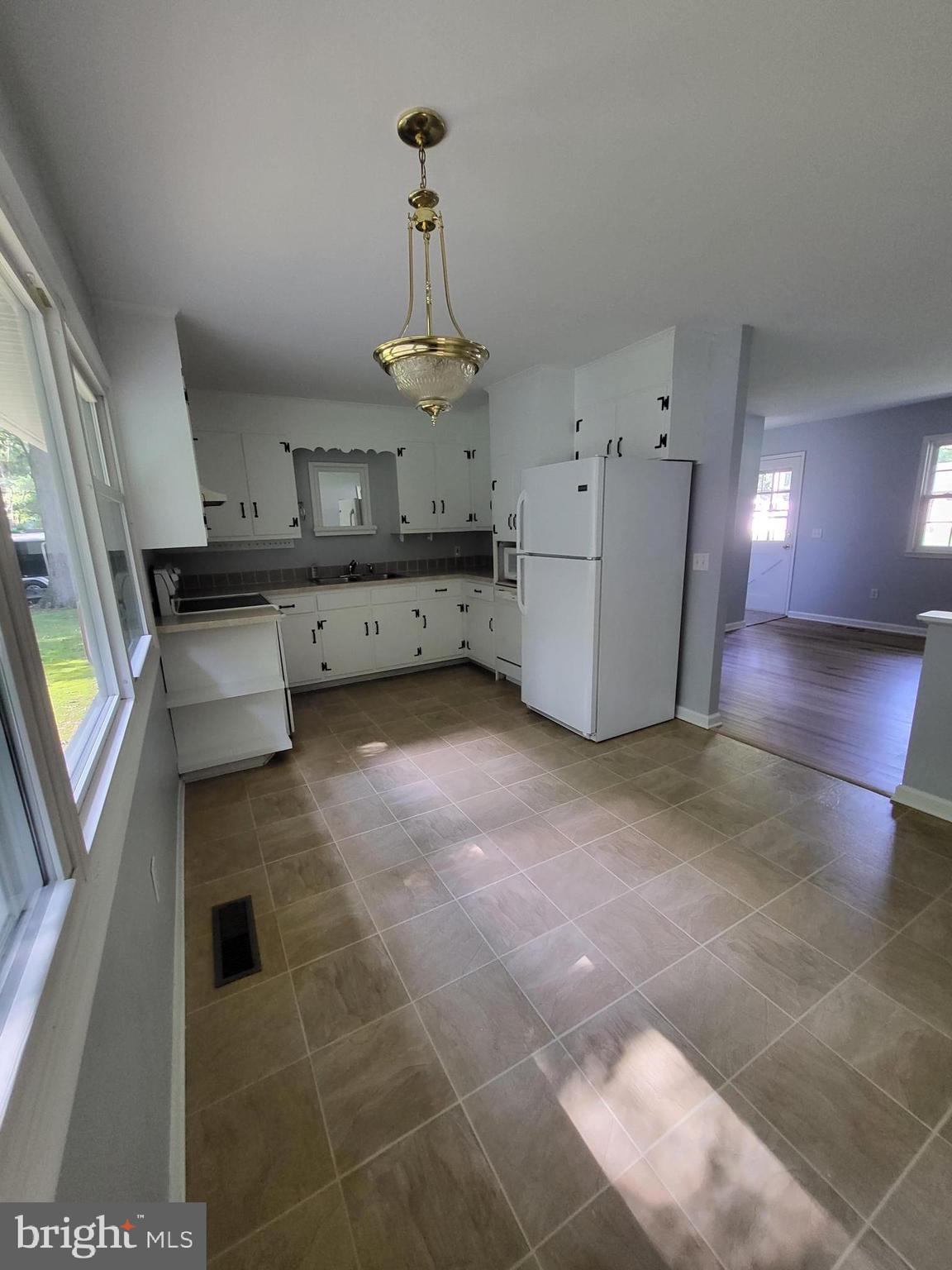 BEAVER RUN MANOR - Residential