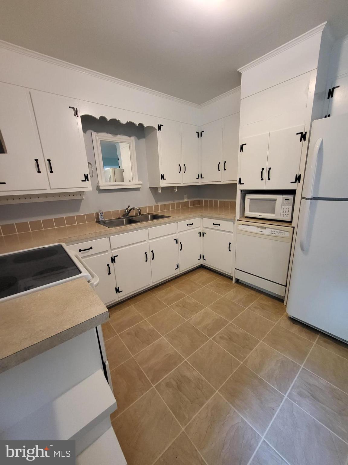 BEAVER RUN MANOR - Residential