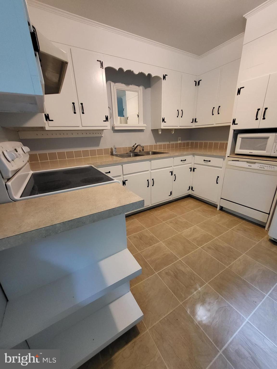 BEAVER RUN MANOR - Residential