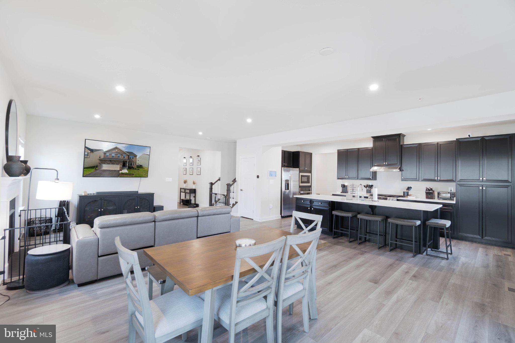8106 IRON HILL COURT