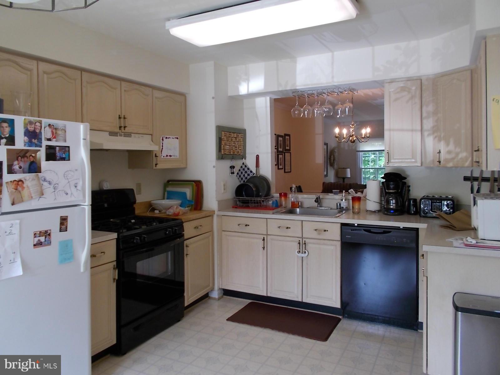 KINGSTOWNE - Residential Lease