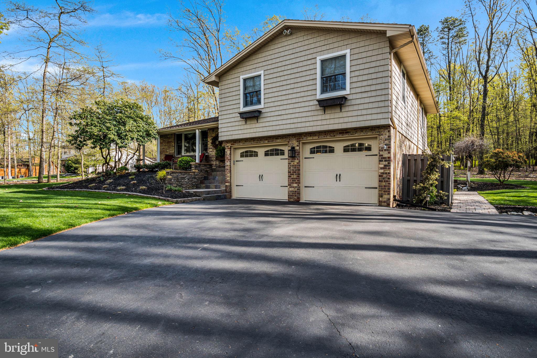 WHITE ROCK ACRES - Residential