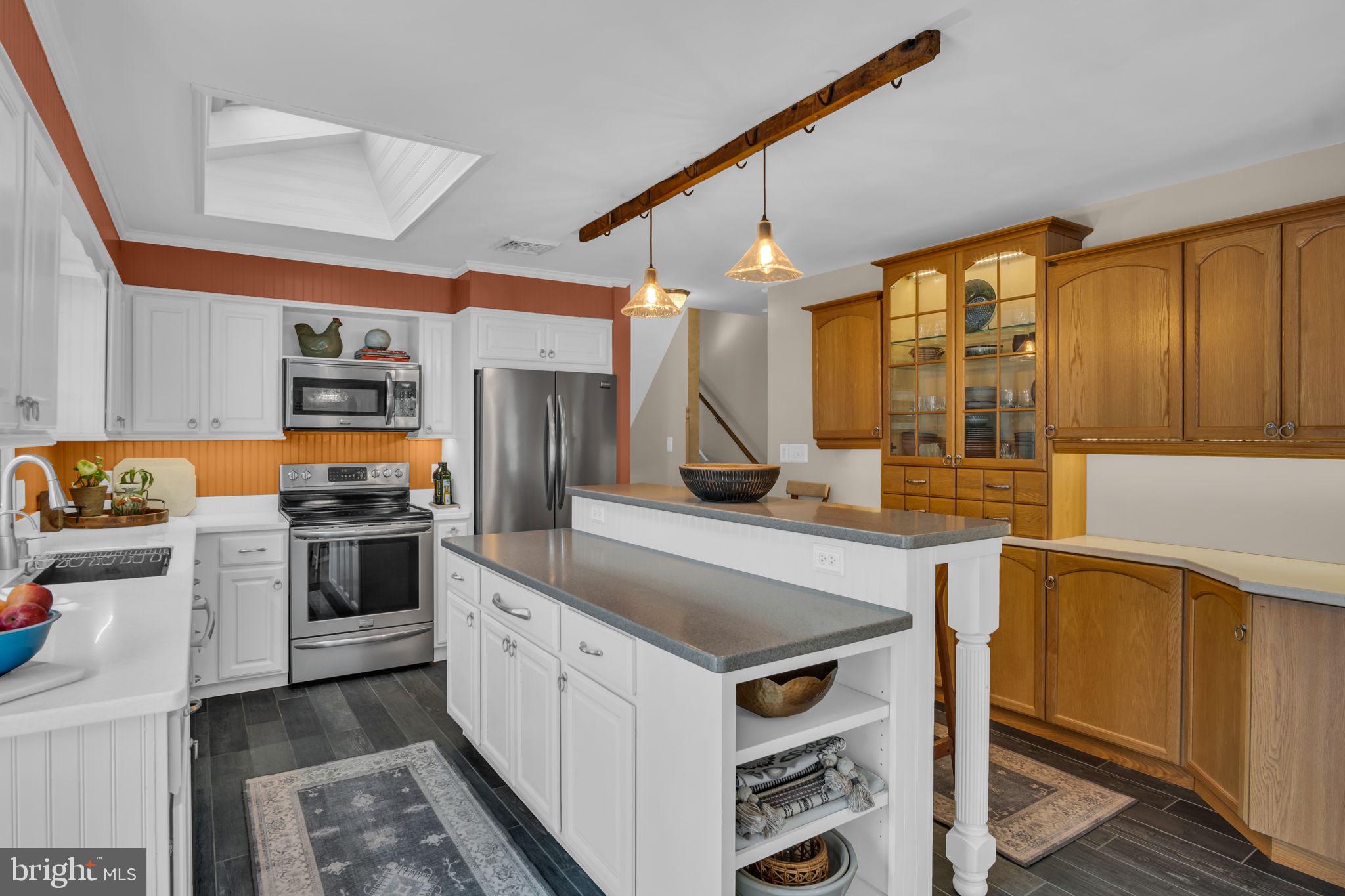 WHITE ROCK ACRES - Residential