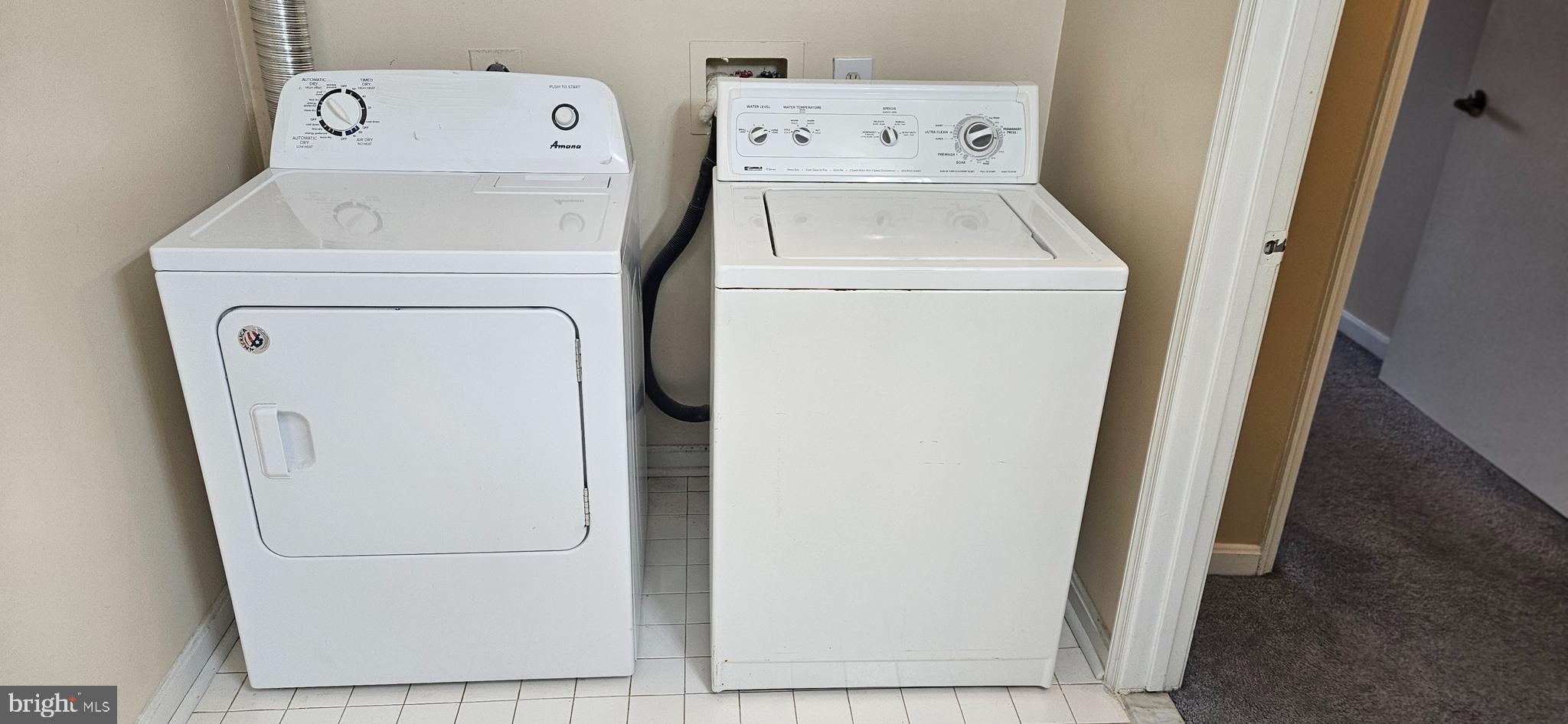 FAIRWAY HILLS - Residential Lease