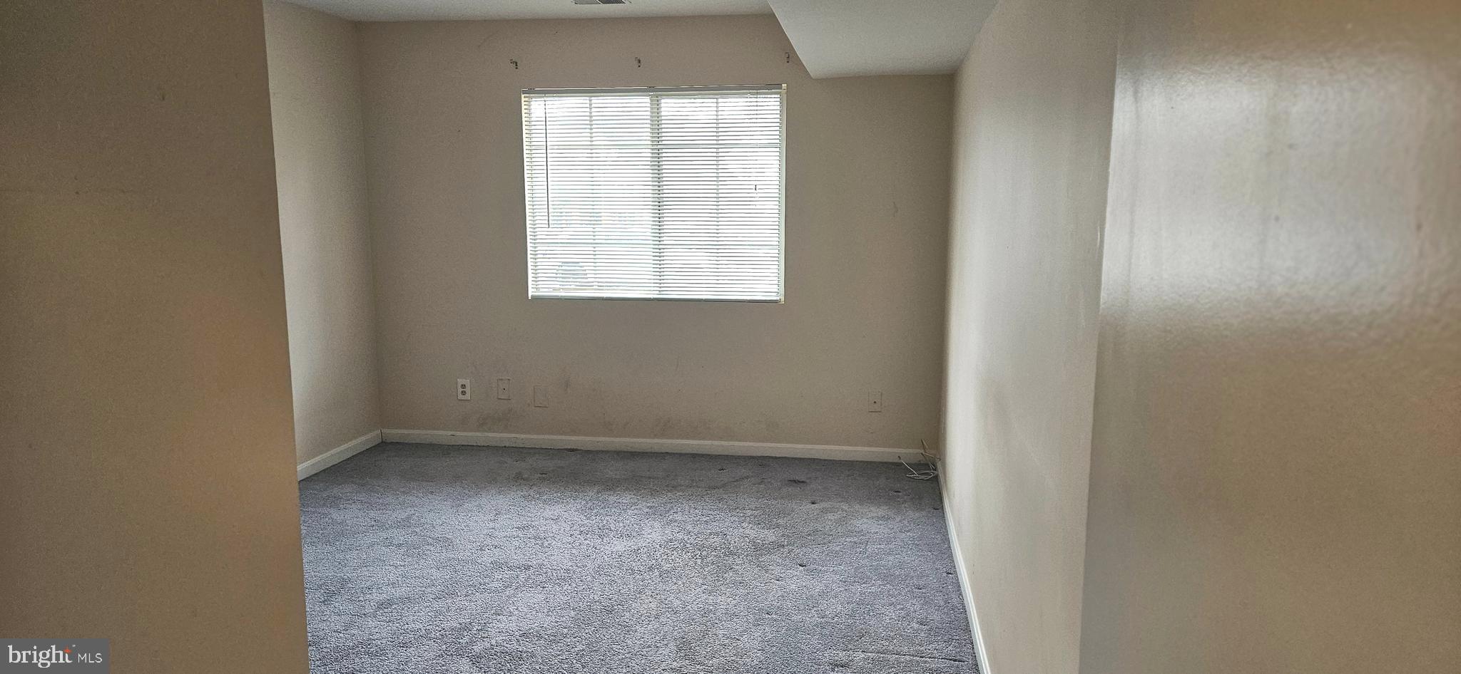 FAIRWAY HILLS - Residential Lease