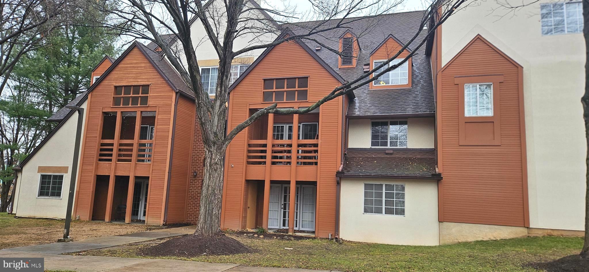 FAIRWAY HILLS - Residential Lease