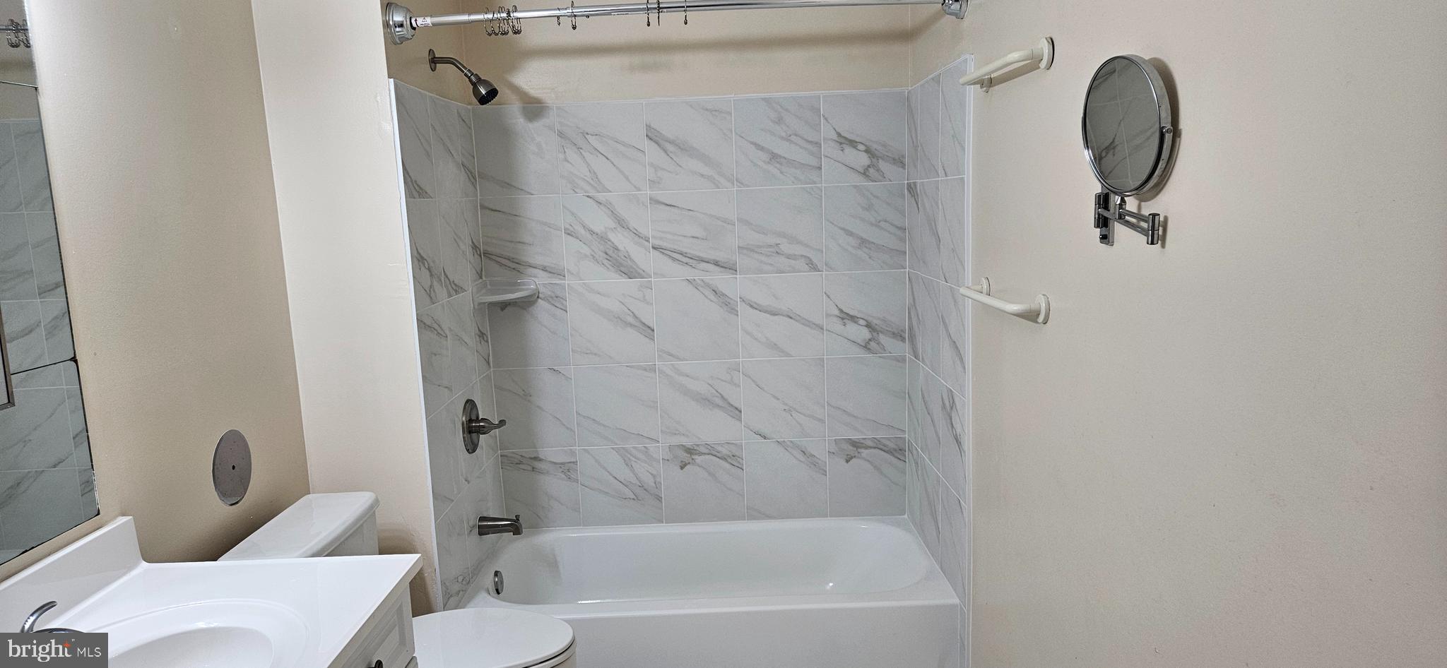 FAIRWAY HILLS - Residential Lease