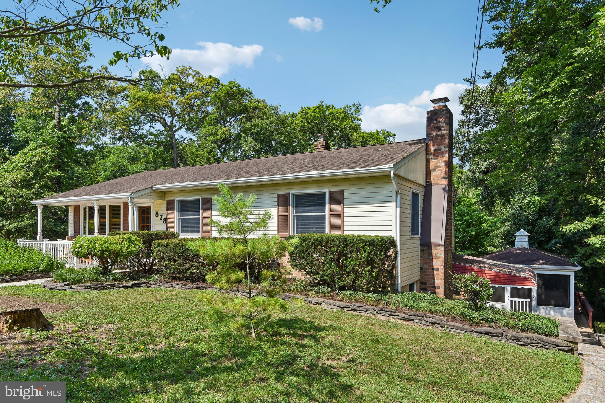 878 OAKDALE CIRCLE