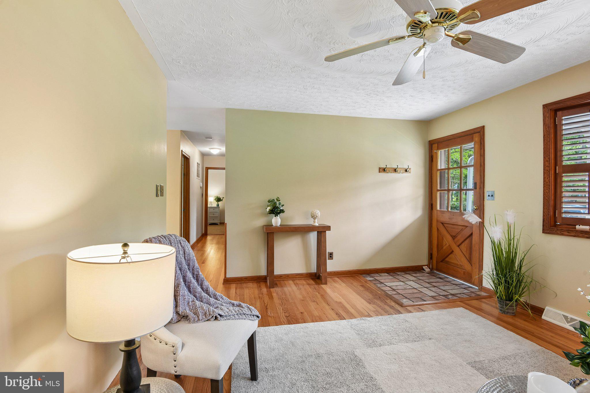 878 OAKDALE CIRCLE