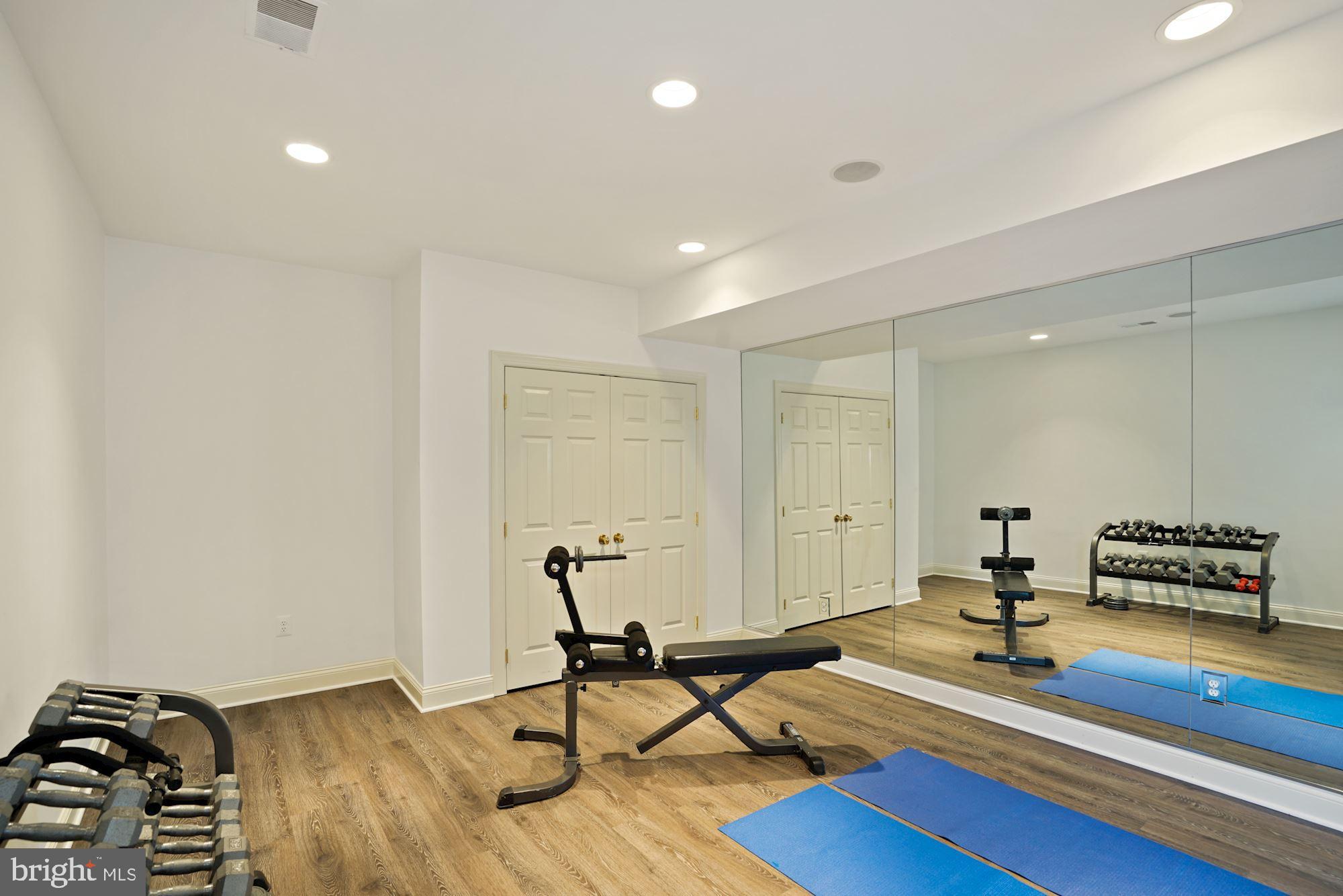 WOODMONT - Residential