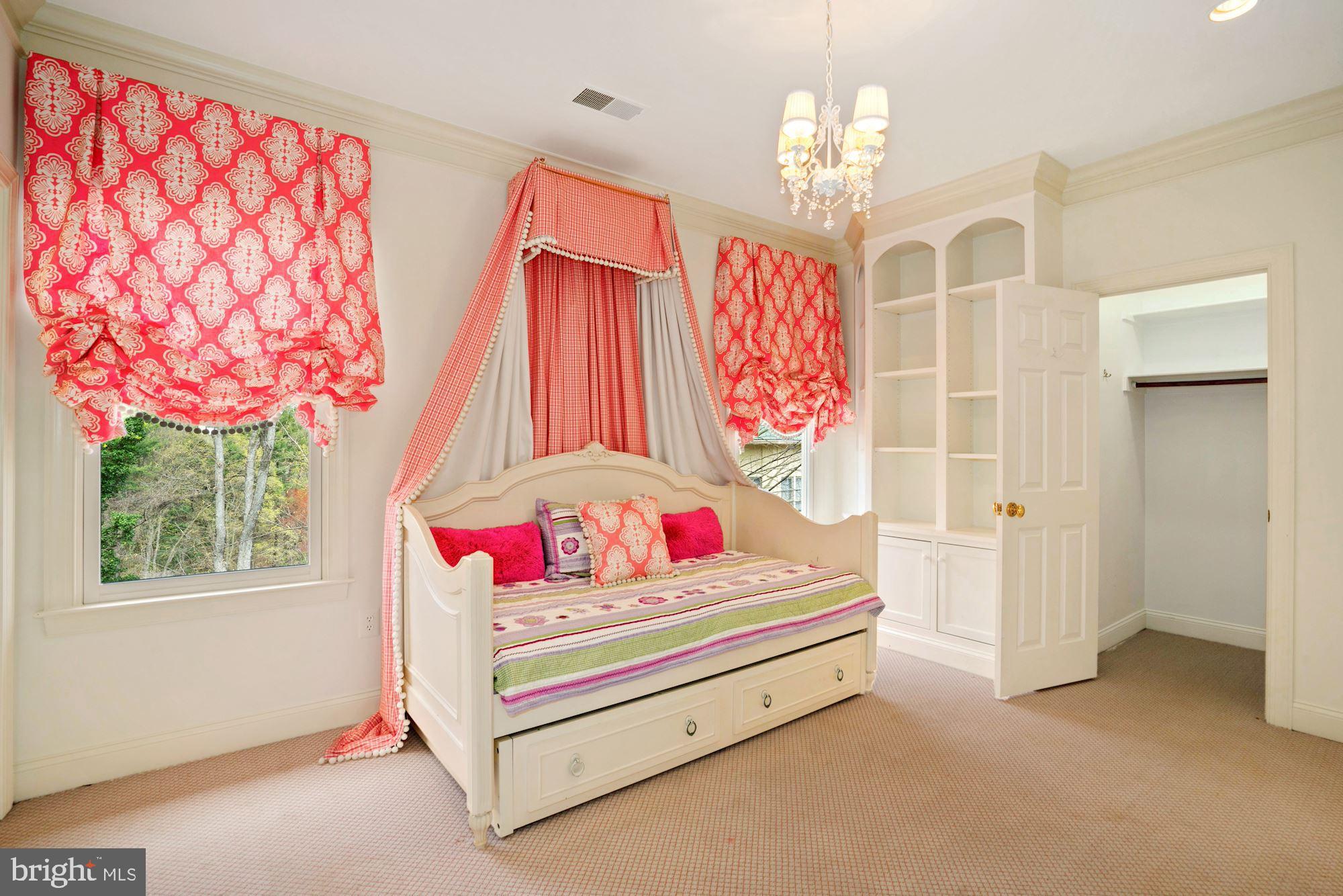 WOODMONT - Residential