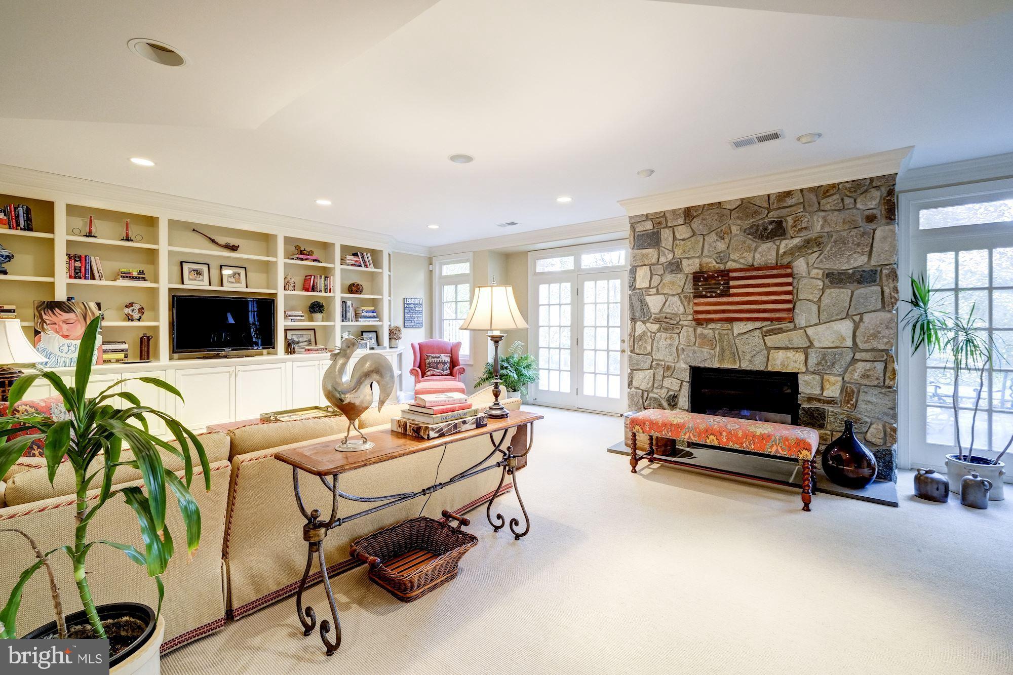 WOODMONT - Residential