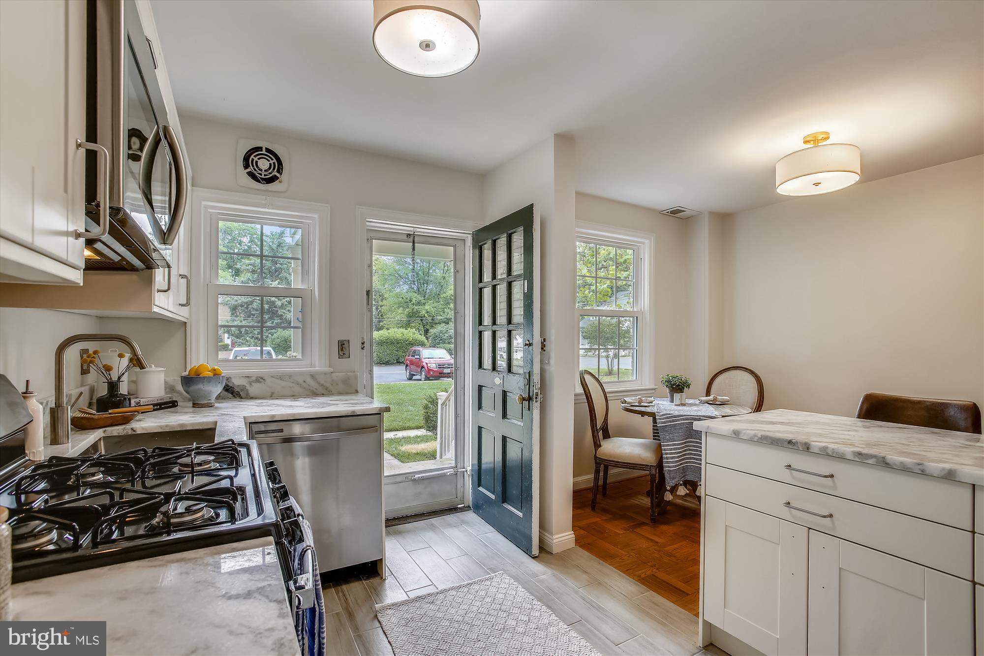 BELLE VIEW - Residential Lease