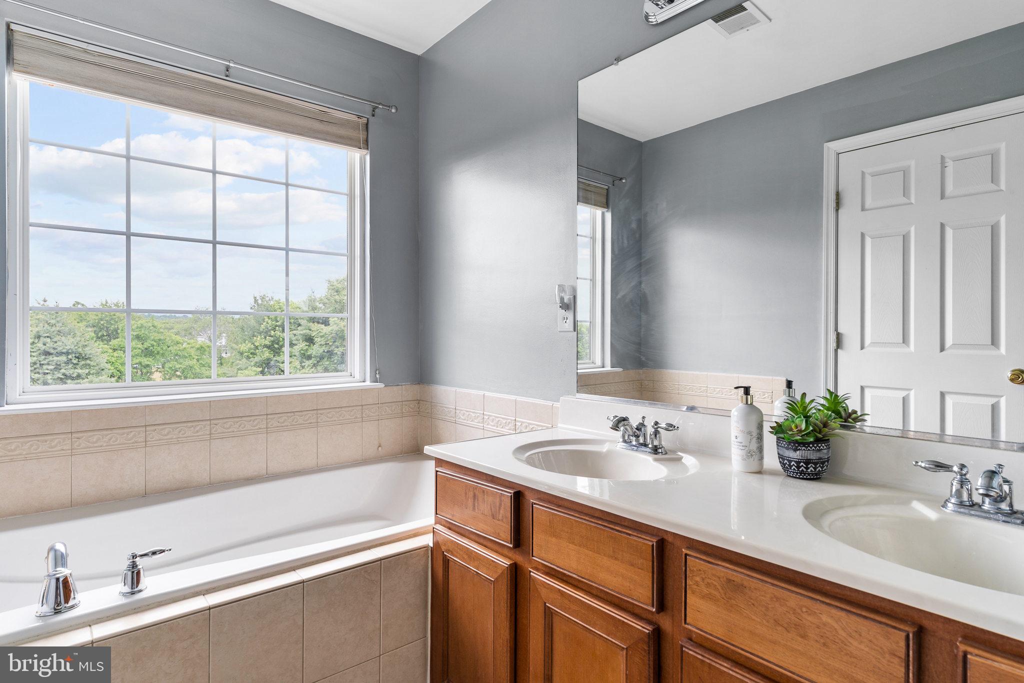 LEE'S RIDGE - Residential