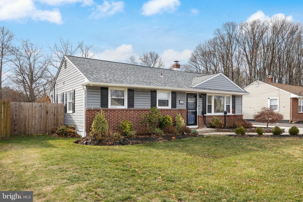 Photo of 321 May Ave, WEST DEPTFORD, NJ 08096 (MLS # NJGL2067358)