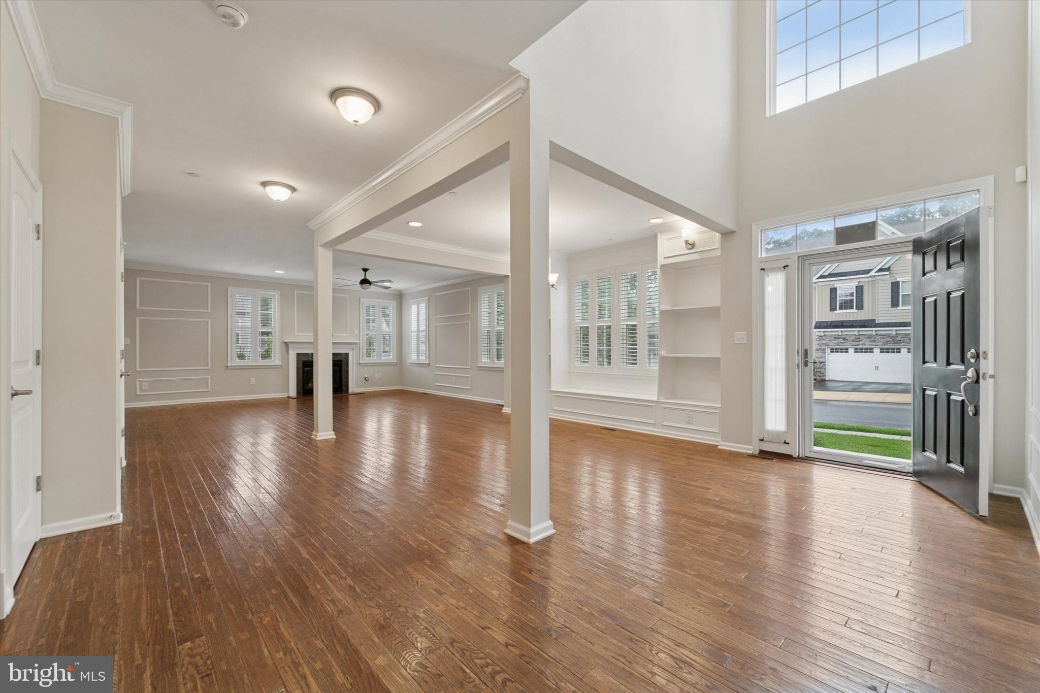 1100 VERNON WAY