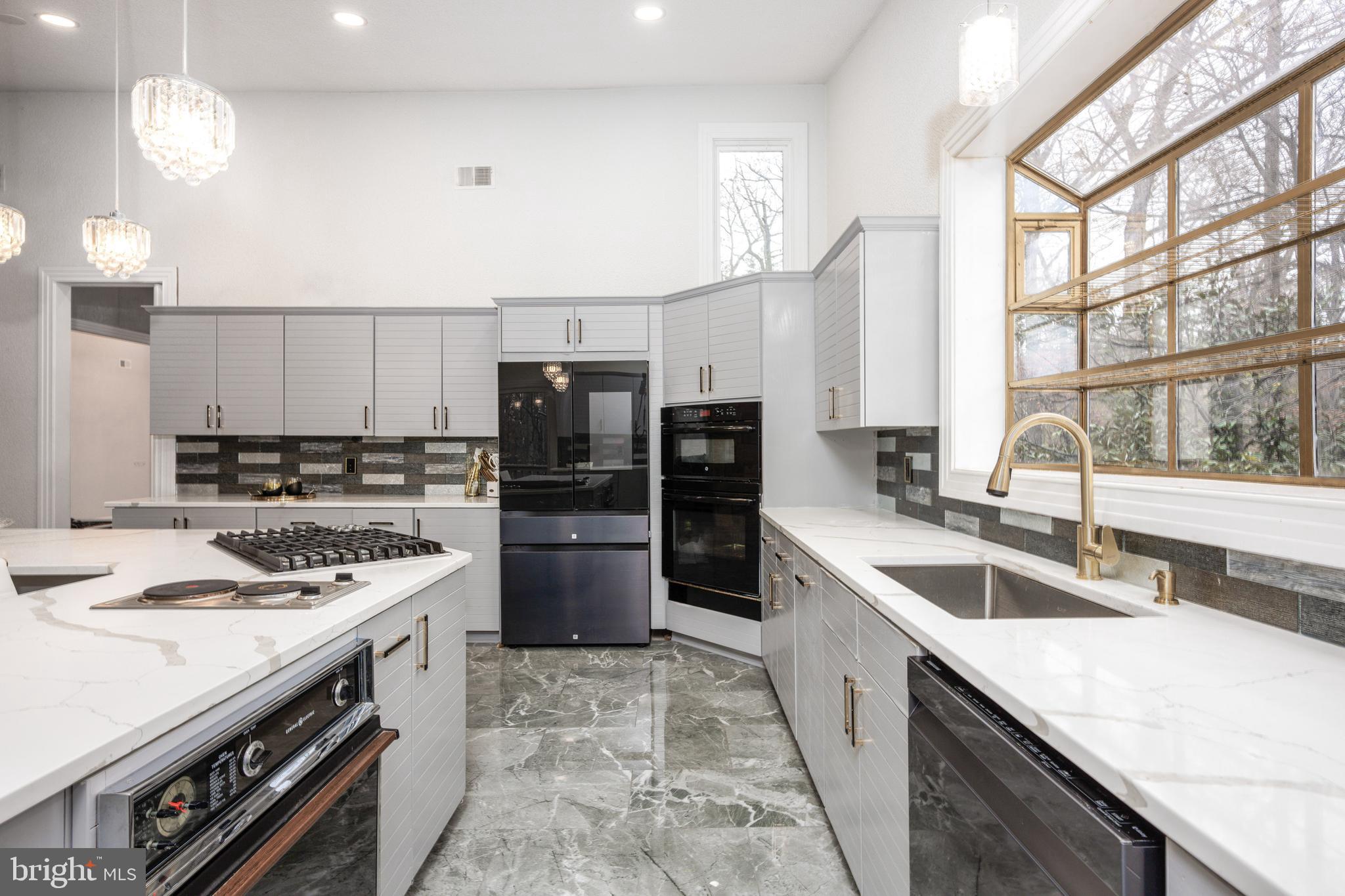 KENTSDALE ESTATES - Residential