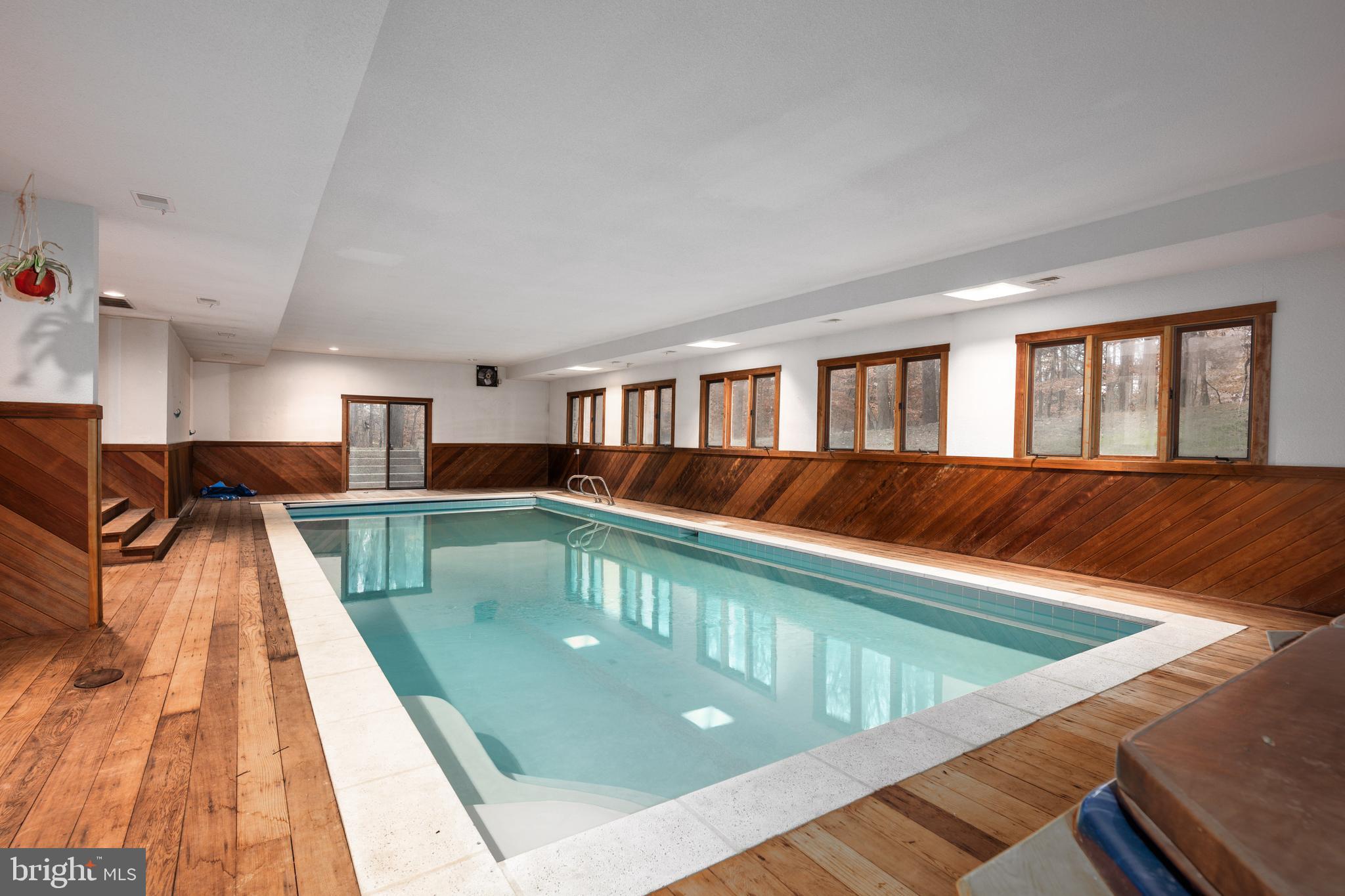 KENTSDALE ESTATES - Residential