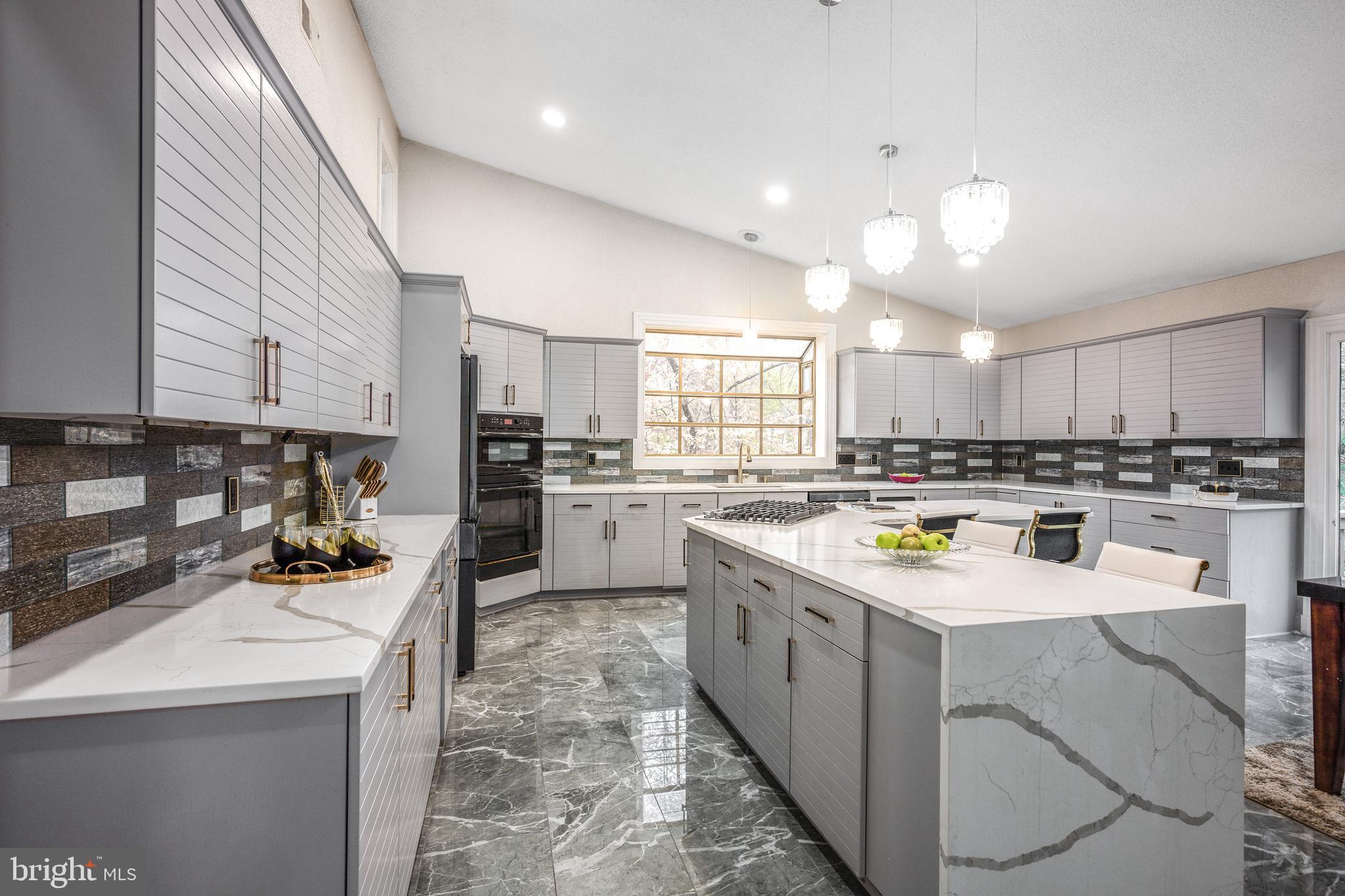 KENTSDALE ESTATES - Residential