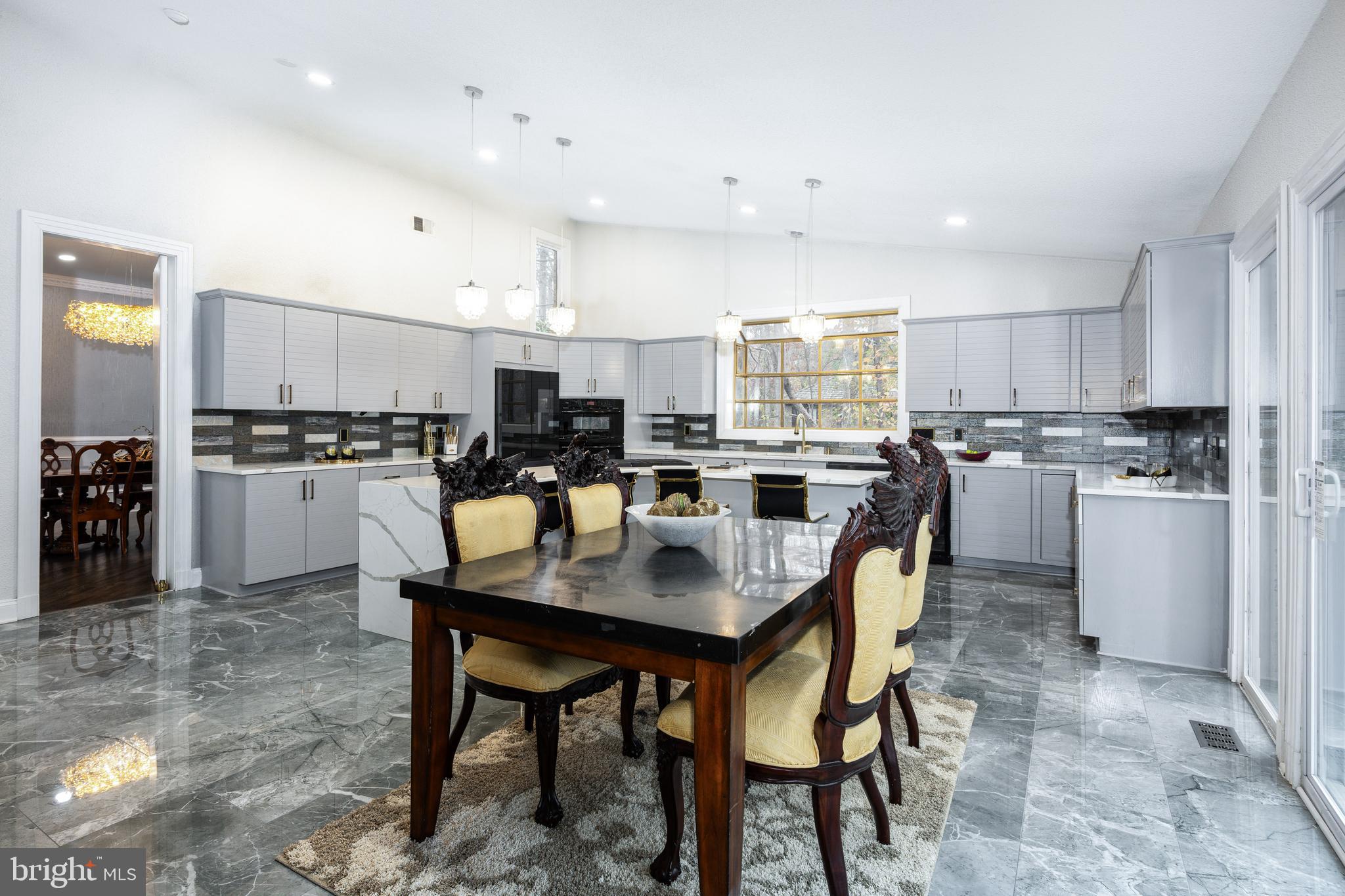 KENTSDALE ESTATES - Residential