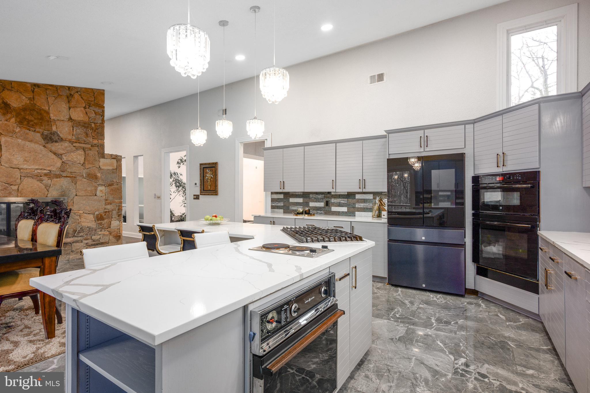 KENTSDALE ESTATES - Residential