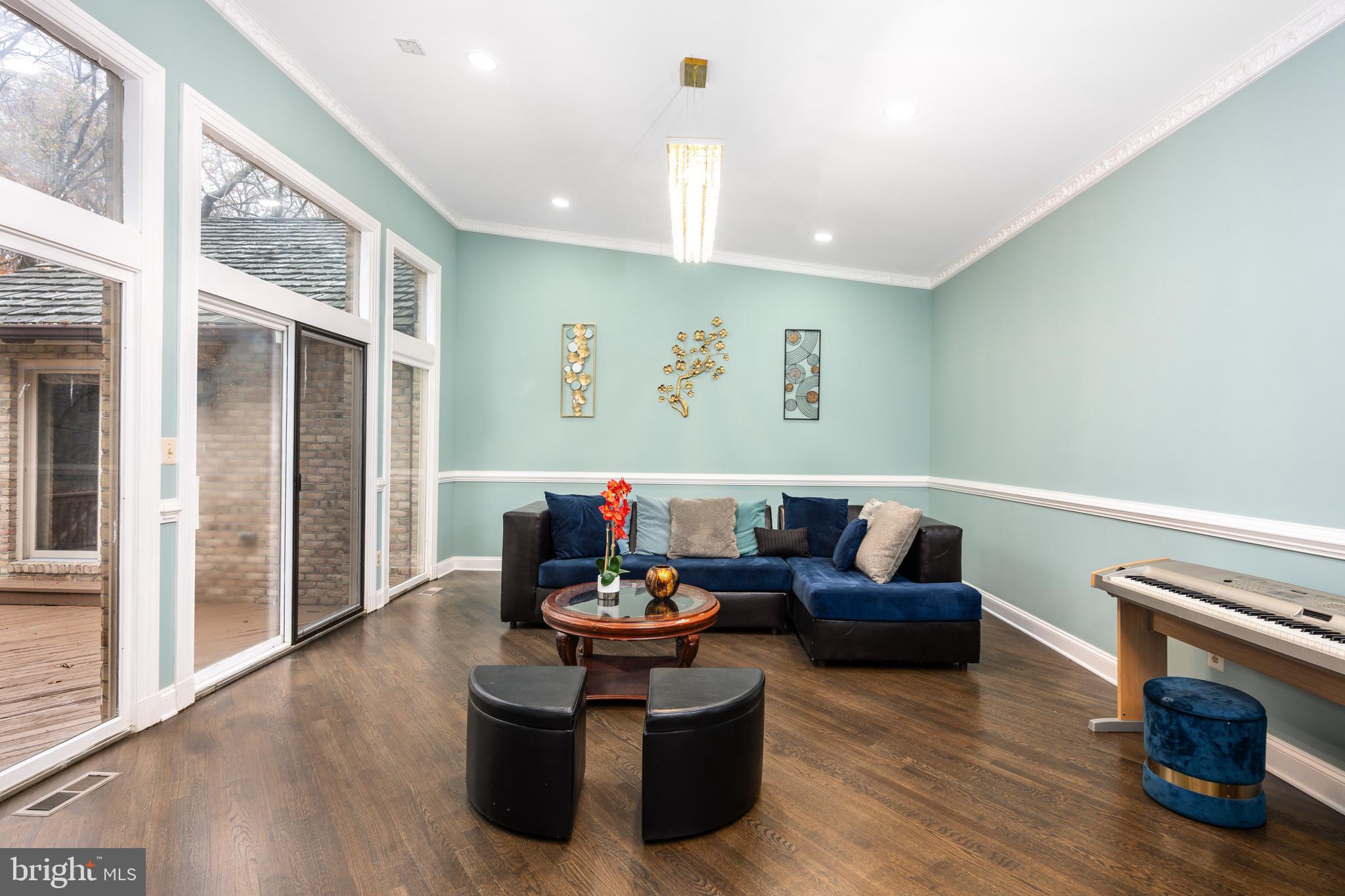 KENTSDALE ESTATES - Residential