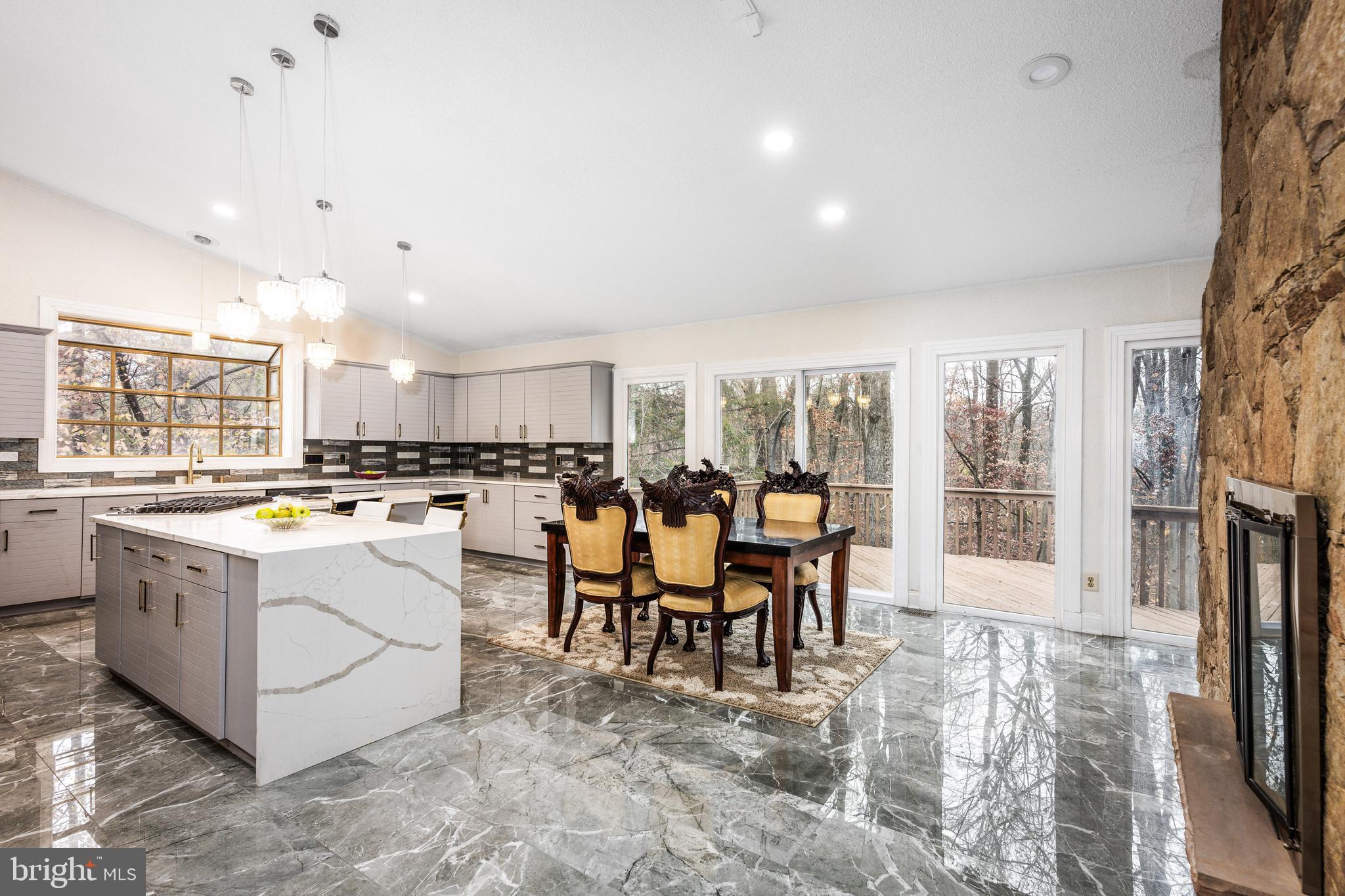 KENTSDALE ESTATES - Residential