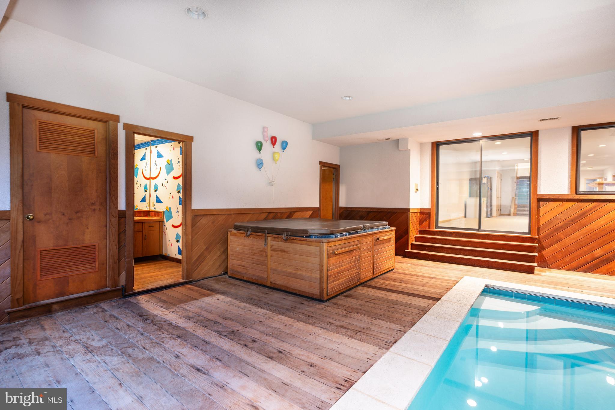 KENTSDALE ESTATES - Residential