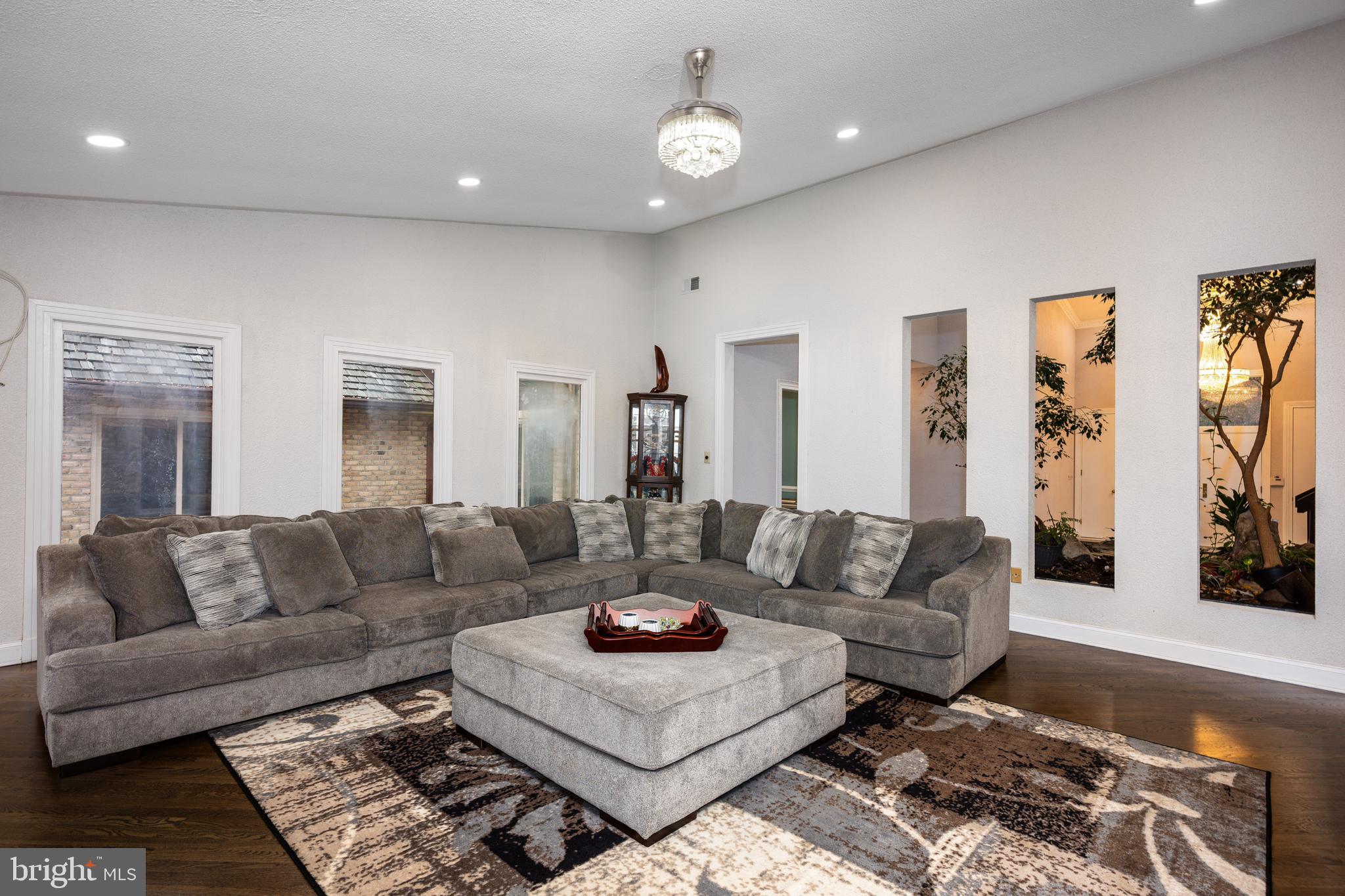 KENTSDALE ESTATES - Residential