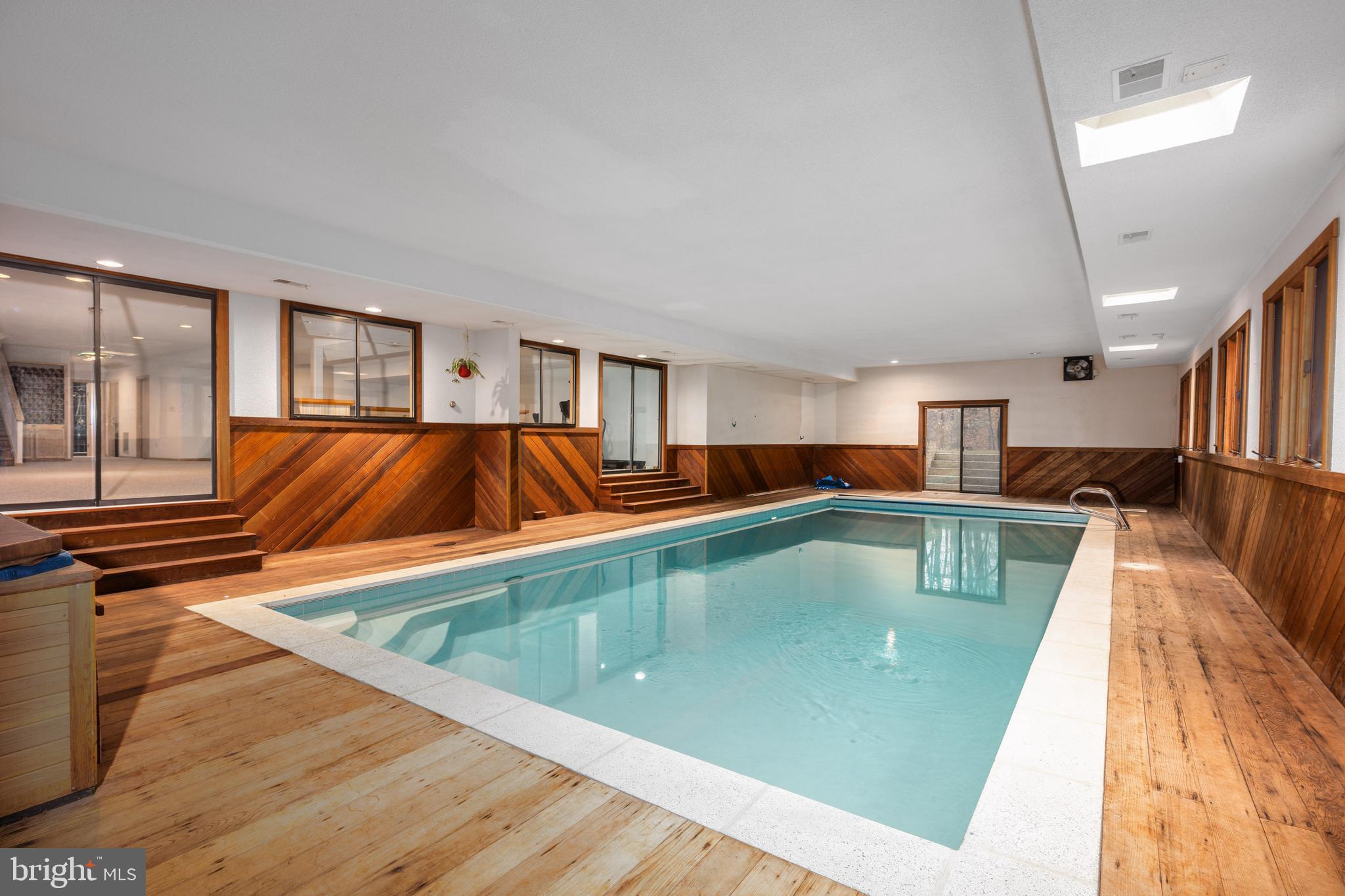 KENTSDALE ESTATES - Residential