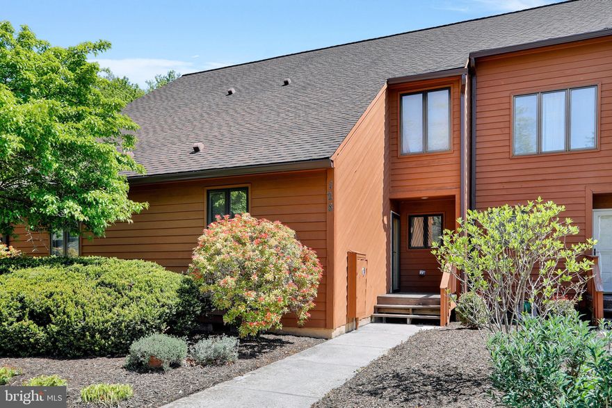 Beautifully maintained Villa with great views on the 17th Fairway of the Stony Lick Mid-Length Golf Course. Primary bath has shower with 2 separate vanities and large countertop with wrap around mirrors and skylight for lots of natural light. New Kraftmaid Maple kitchen cabinets, Corian counter tops with white double sink and garbage disposal. The kitchen features a breakfast bar and stainless-steel appliances. Separate laundry closet located upstairs with washer and dryer to convey.  Selling furnished turnkey. Class A Membership Available.