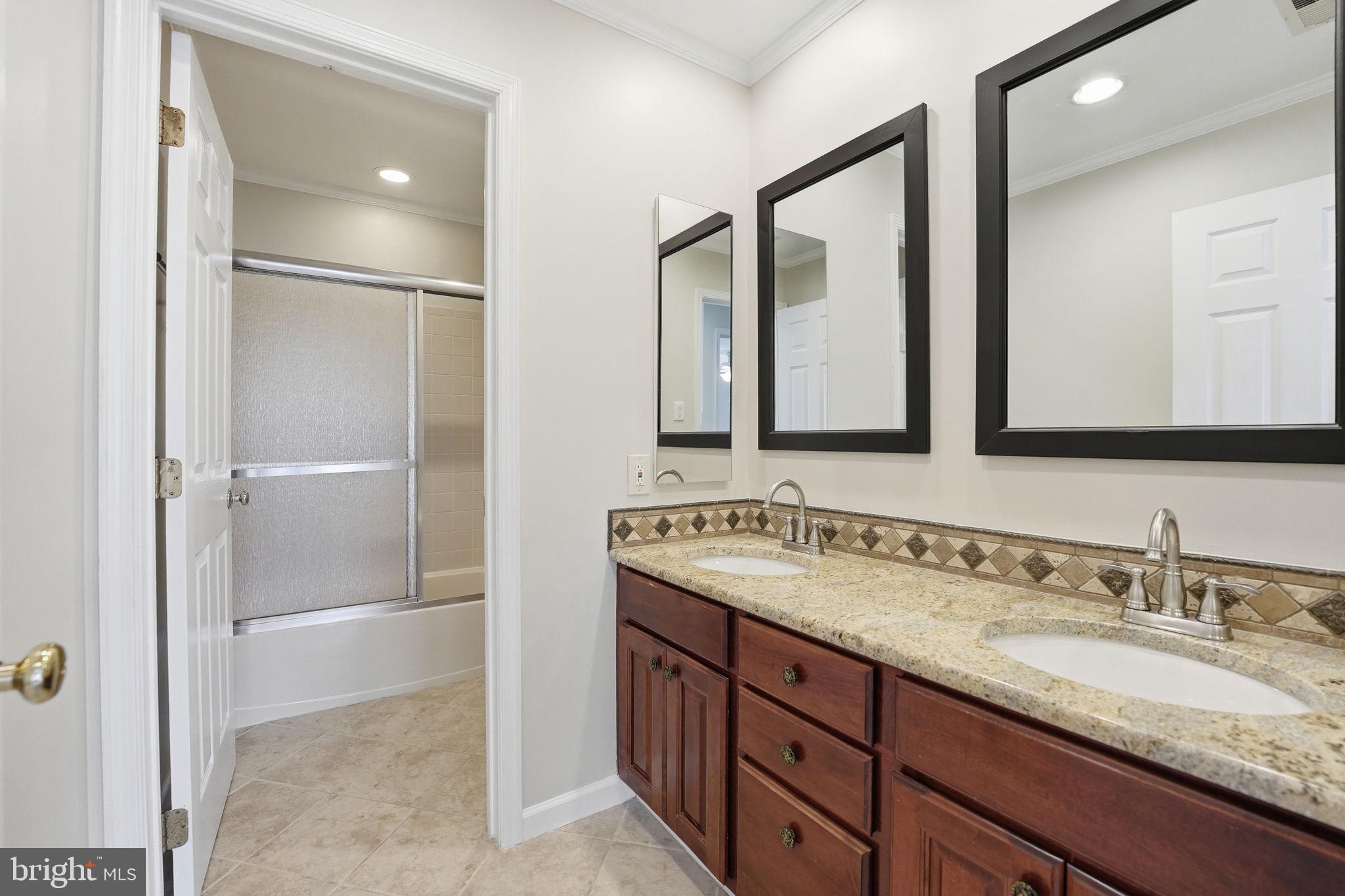 WOODLEA MANOR - Residential